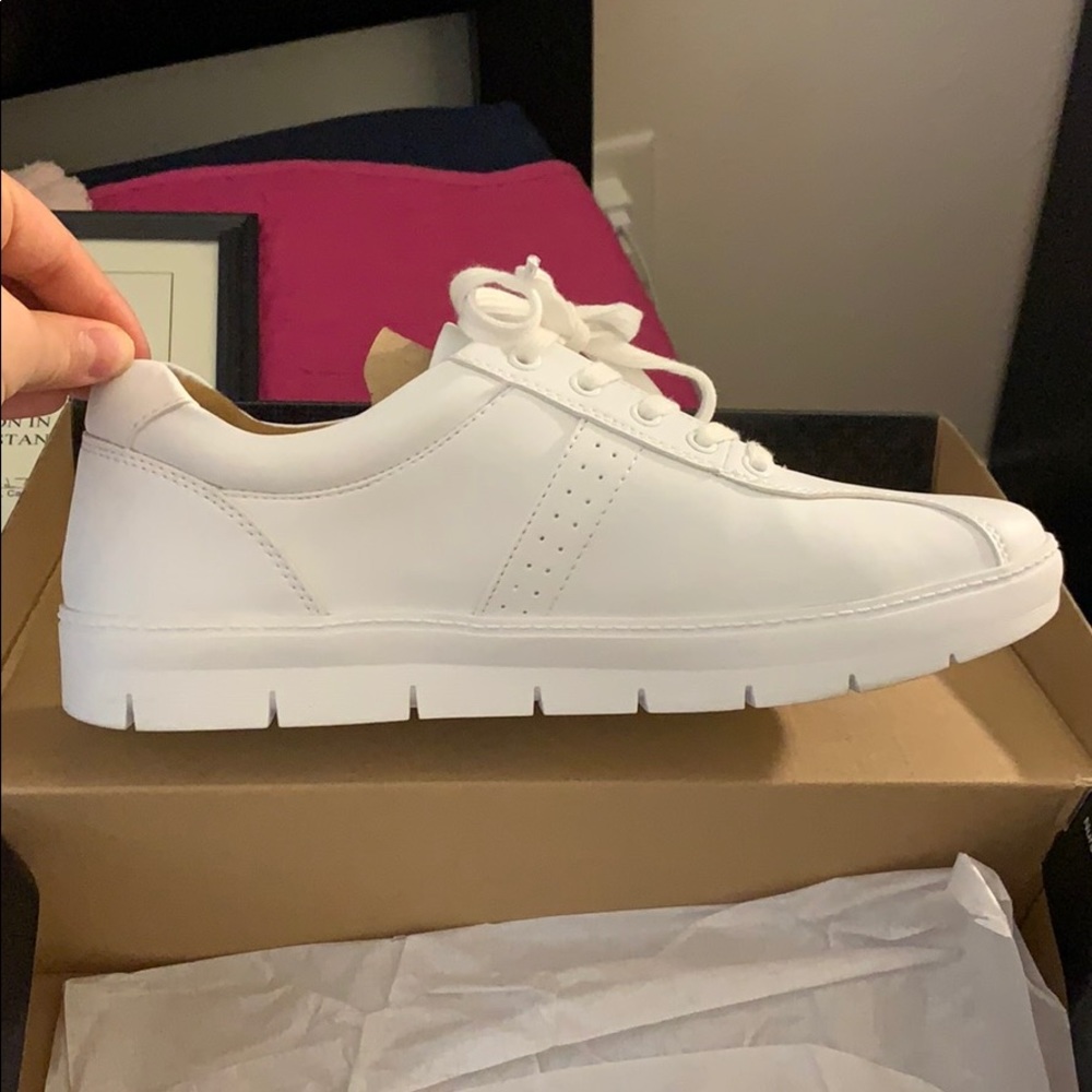 Brand new never wore them. - Picture 3 of 4